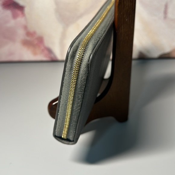 22 Celine Paris gray grained calfskin leather zip long continental wallet - Picture 4 of 8